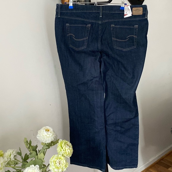 Levis Strauss Signature Stretch Low Rise Bootcut Misses 18 Medium Blue Jeans - Picture 3 of 8